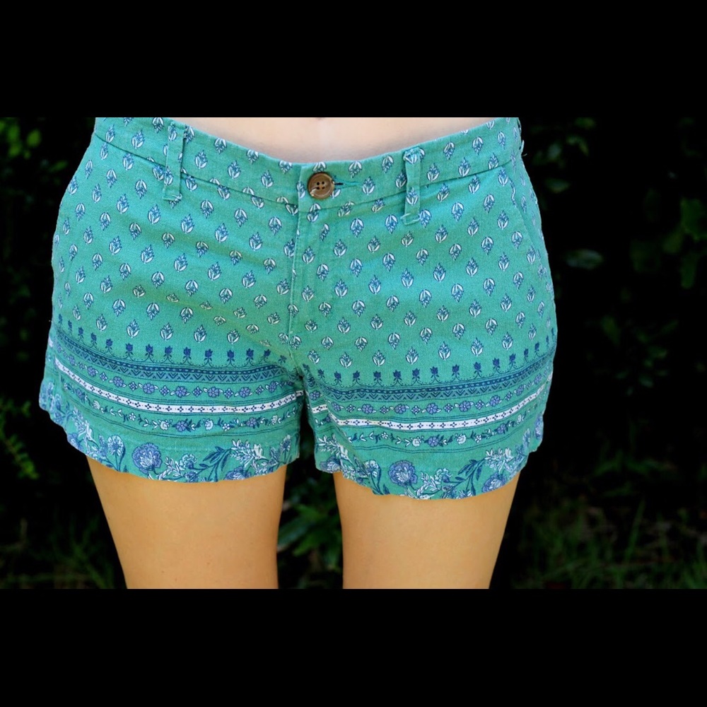 Old Navy paisley patterned shorts
